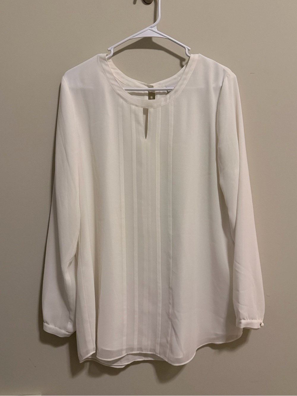 CAbi Ivory Long-Sleeve Pintuck Keyhole Blouse